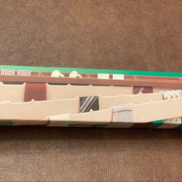 New in Box Tie Rack - Picture 3 of 5